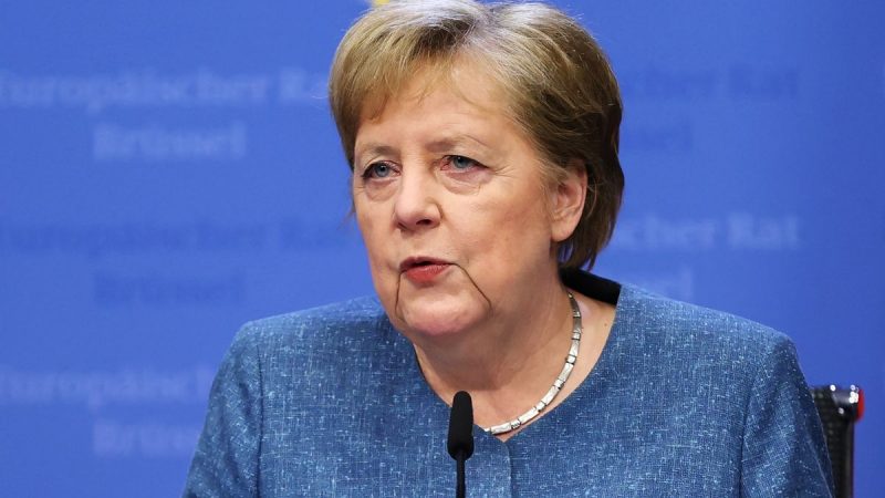 Merkels Block führt in Deutschland-Wahlumfrage mit 8 Punkten

