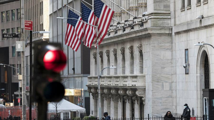 Wall Street-Aktien fallen und Anleihen steigen, wenn die Wachstumsvolatilität an die Oberfläche zurückkehrt