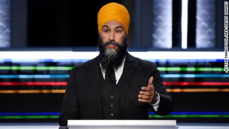 Der Vorsitzende der National Democratic Party, Jagmeet Singh, spricht während der Debatte der englischen Führer bei den Bundestagswahlen in Gatineau, Quebec, am 9. September 2021. 