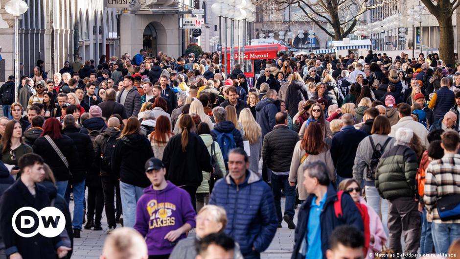 Das deutsche Verbrauchervertrauen erreicht den höchsten Stand seit zwei Jahren – DW – 25.04.2024