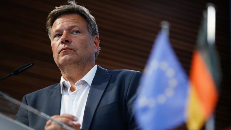 Der deutsche Wirtschaftsminister sagt, dass deutsche Stahlwerke für die Demokratie von wesentlicher Bedeutung sind – Euractiv