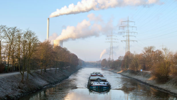 Die deutsche Industrieproduktion ging unerwartet zurück und die Exporte stiegen