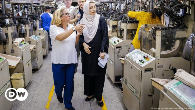 Bundesministerin: Deutsches Recht hat zur Verbesserung der Arbeitsbedingungen im Ausland beigetragen - DW - 23.08.2024

